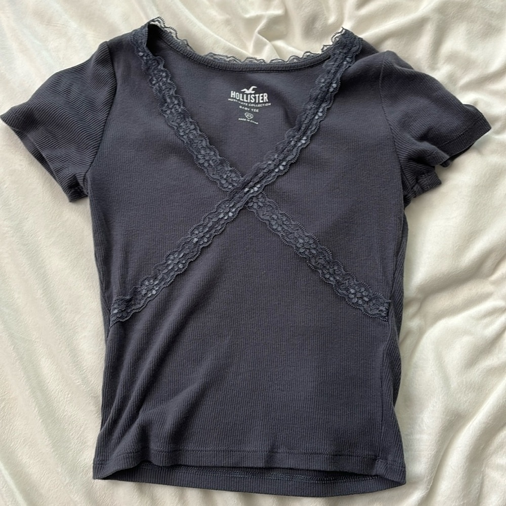 Hollister Baby Tee With Lace Details